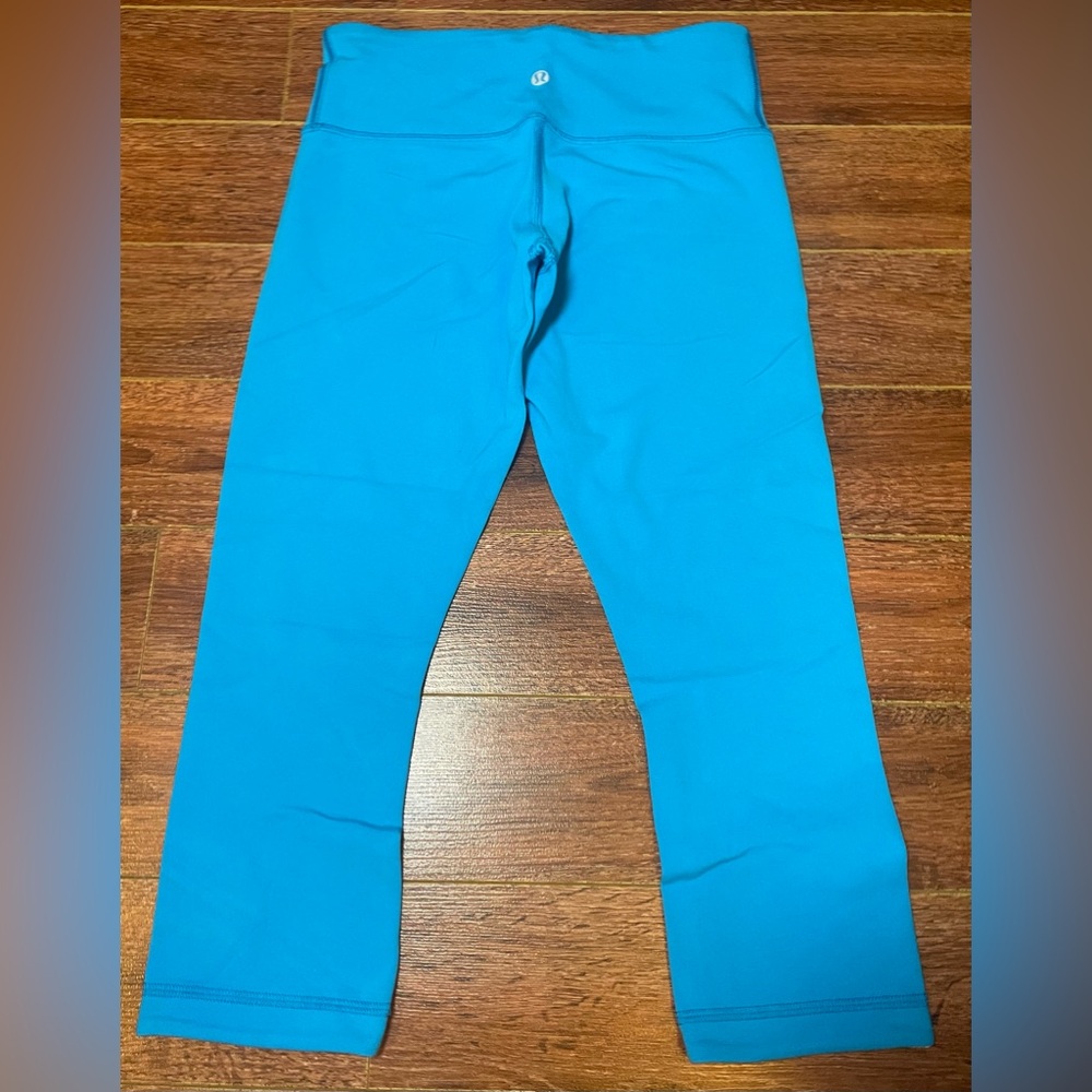 Lululemon Reversible blue & light green tights in great condition